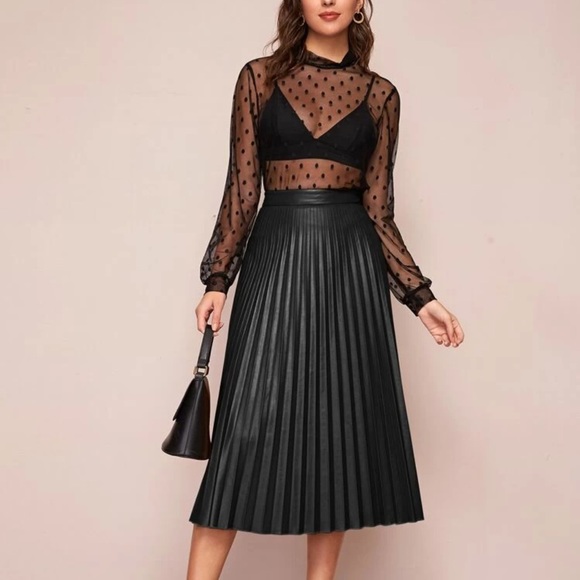 Accordion pleated vegan leather skirt camel brown - Picture 3 of 6